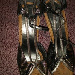 Metallic wedge sandals